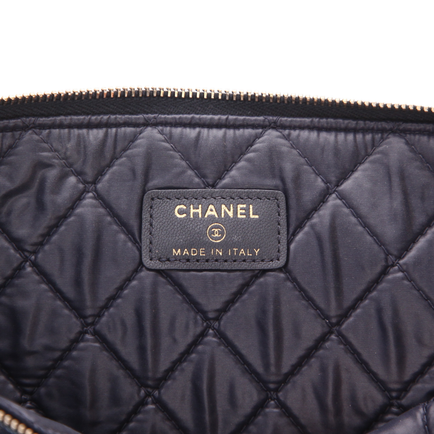 Pochette Chanel  2.55 en toile denim bleu-foncé - Detail D2