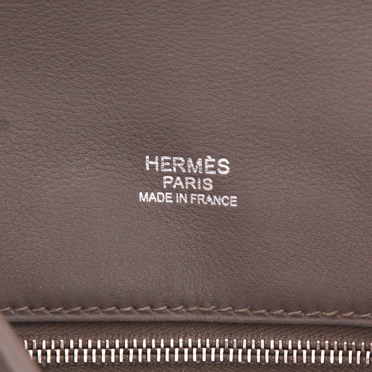 Sac bandoulière Hermès  Berline mini  en cuir Swift gris et veau doblis gris - Detail D2