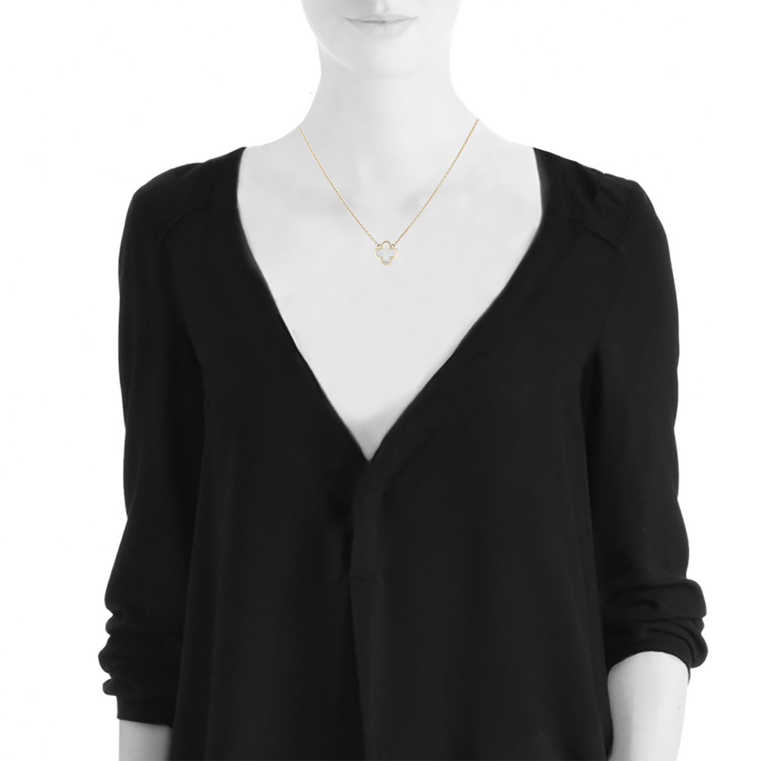 Collier Van Cleef & Arpels Pure Alhambra en or jaune et nacre - Detail D1