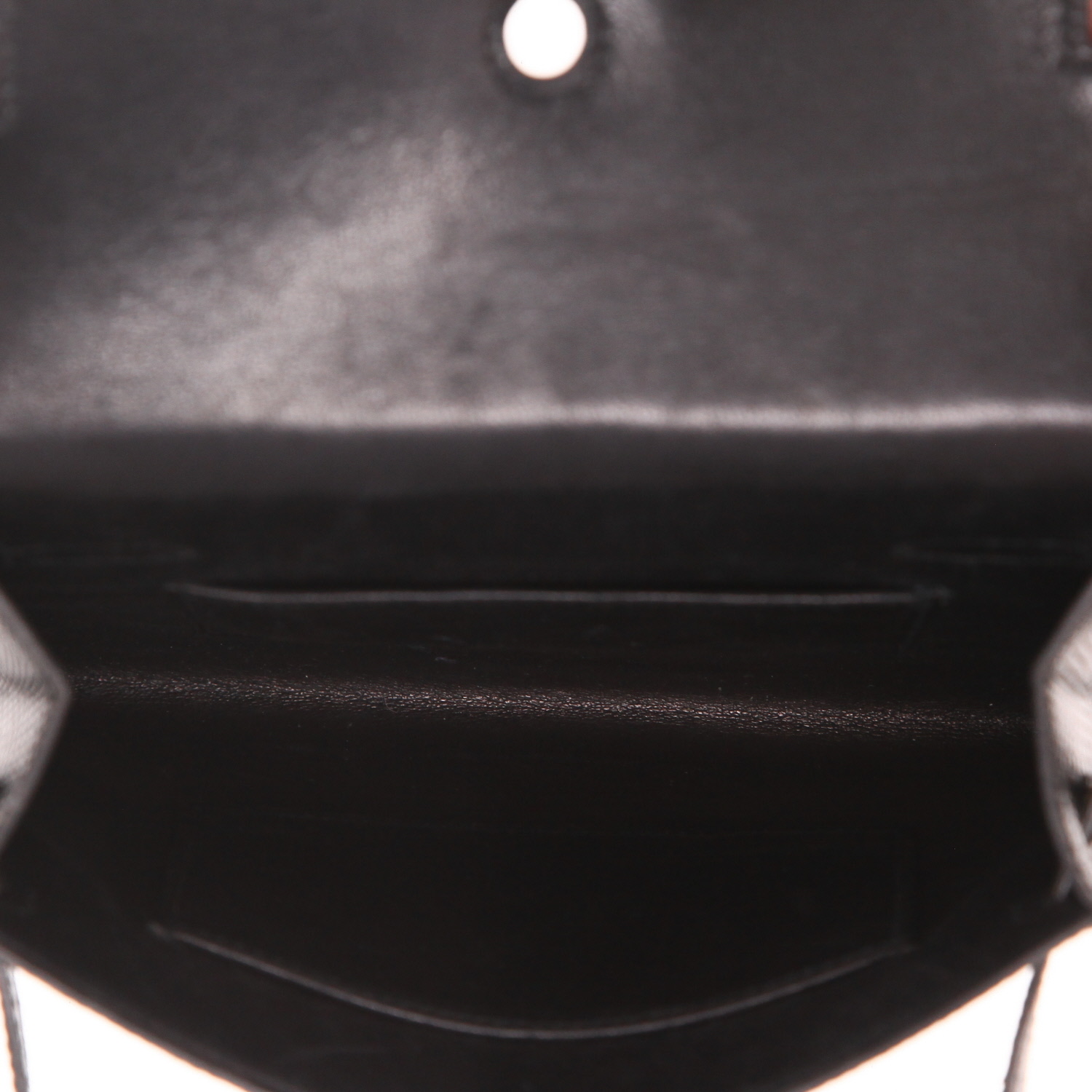 Bolsito de mano Hermès   en piel de lagarto negra - Detail D3