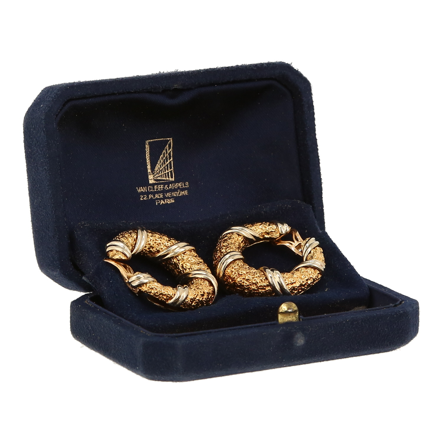 Orecchini a cerchio Van Cleef 
Arpels  in oro giallo e oro bianco - Detail D2