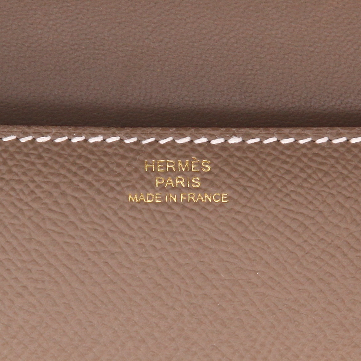 Bolso de mano Hermès  Constance Elan en cuero epsom marrón etoupe - Detail D2