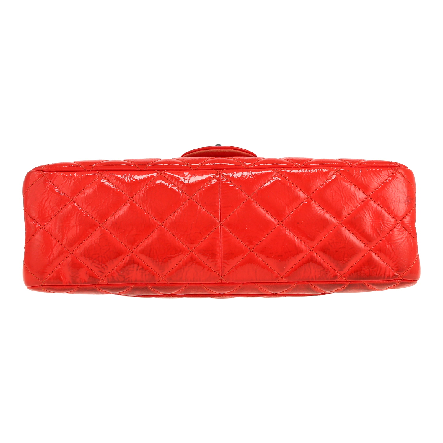 Bolso bandolera Chanel  2.55 en charol acolchado rojo - Detail D1