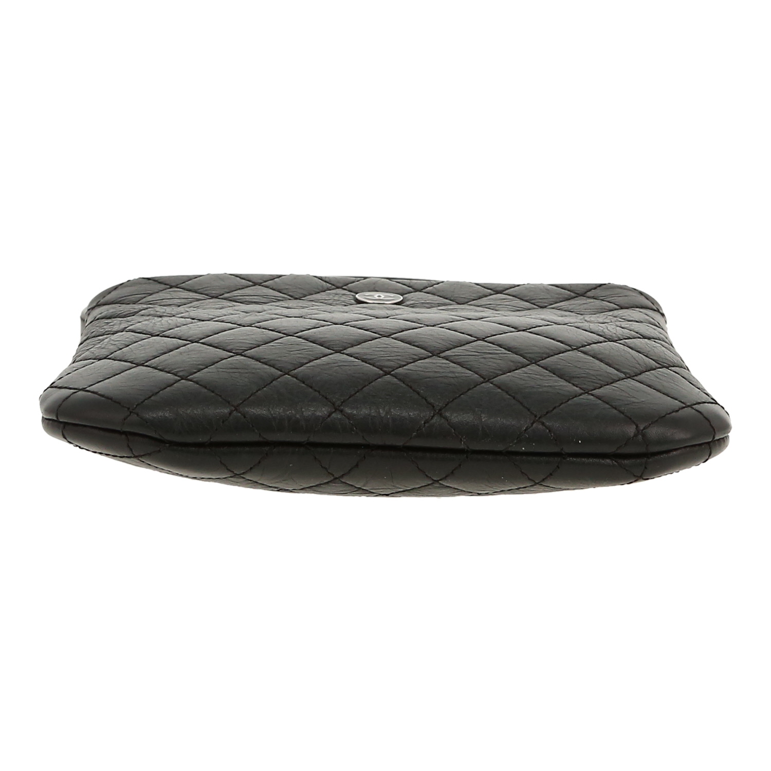 Sac bandoulière Chanel  Pochette en cuir matelassé noir - Detail D1