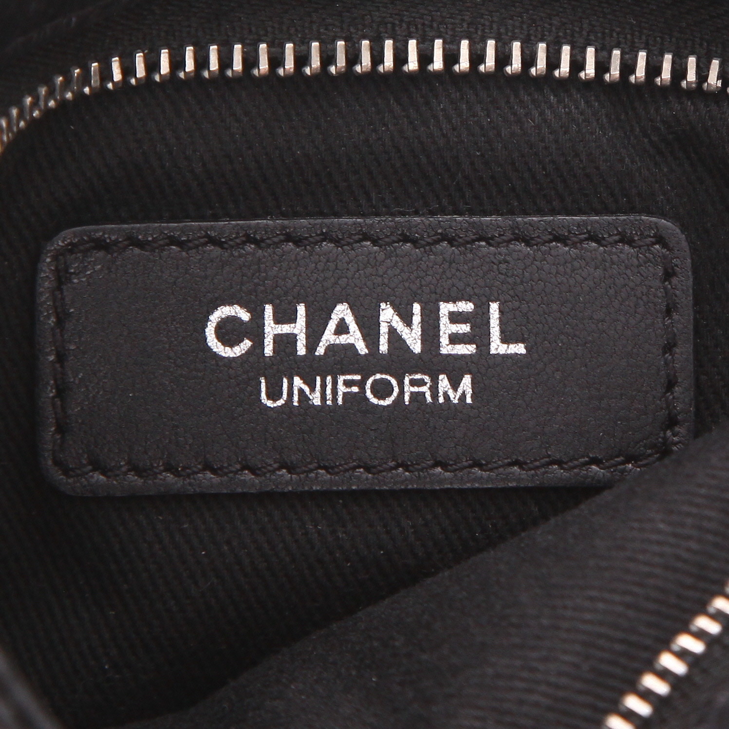 Borsa a tracolla Chanel  Pochette in pelle trapuntata nera - Detail D2