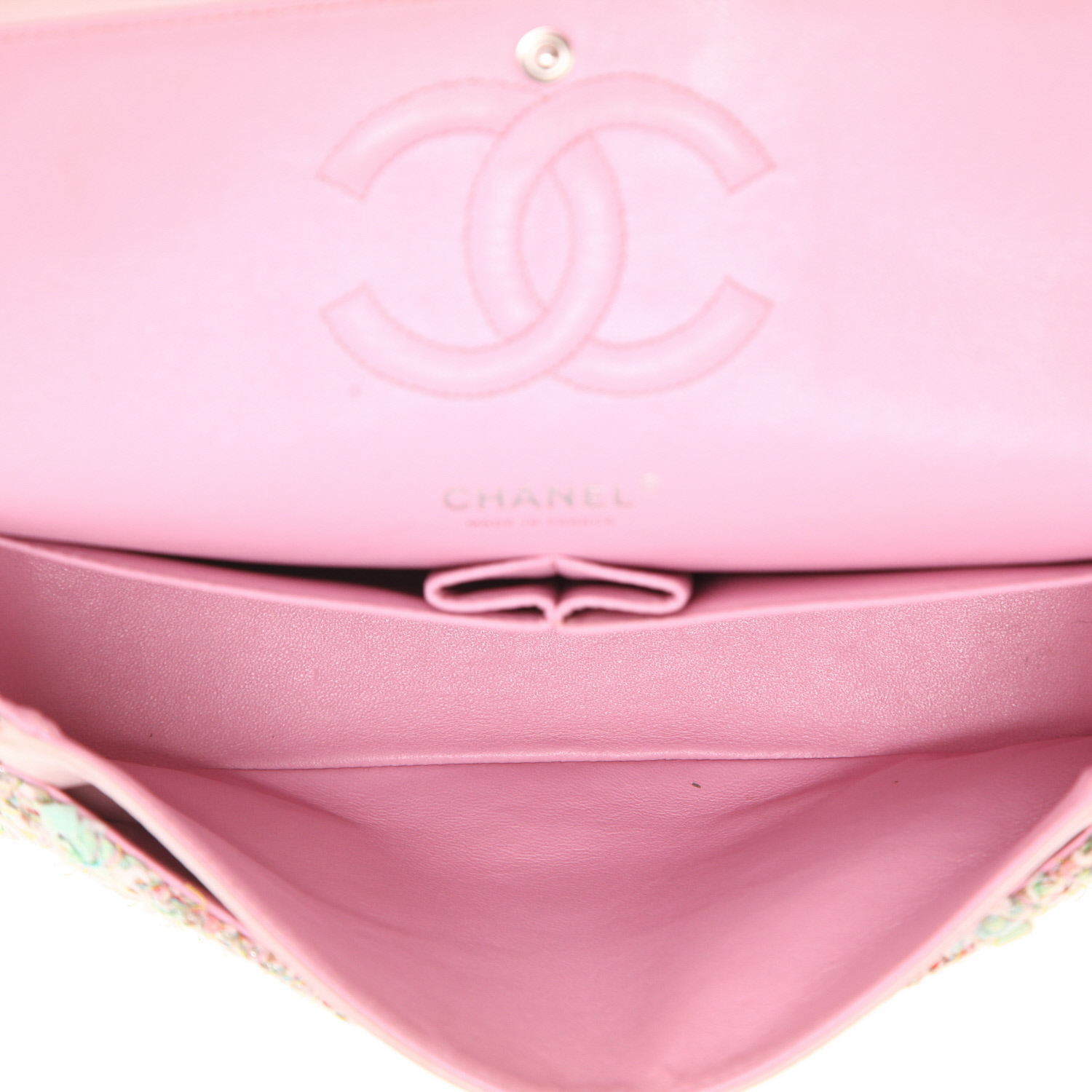 Bolso de mano Chanel  Timeless Classic en tweed rosa y verde - Detail D3