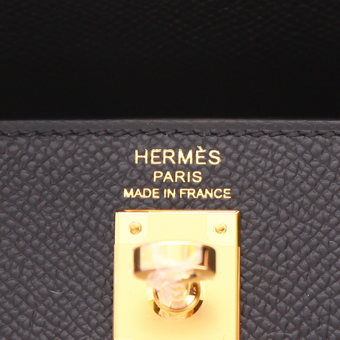 Bolso de mano Hermès  Kelly 25 cm en cuero epsom negro - Detail D2