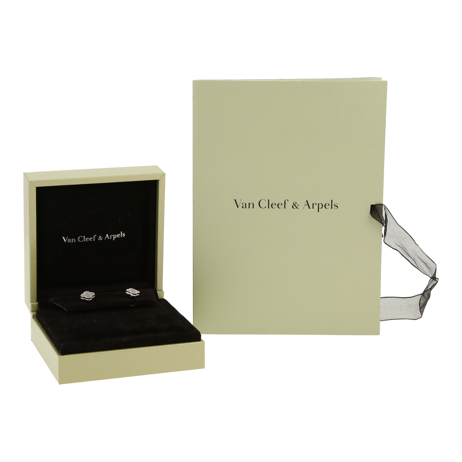 Van Cleef & Arpels Sweet Alhambra small earrings in white gold and mother of pearl - Detail D2