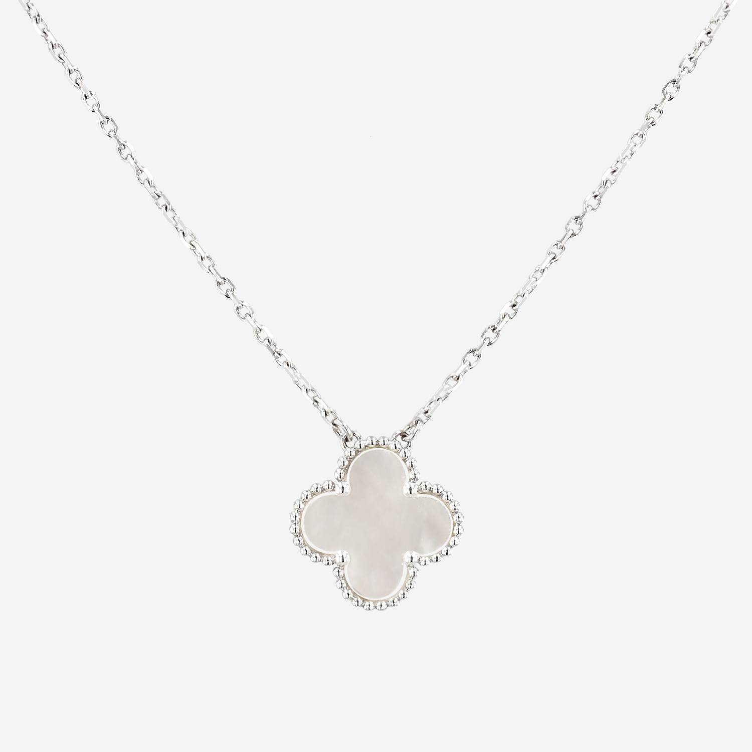 Collana Van Cleef & Arpels Vintage Alhambra in oro bianco e madreperla