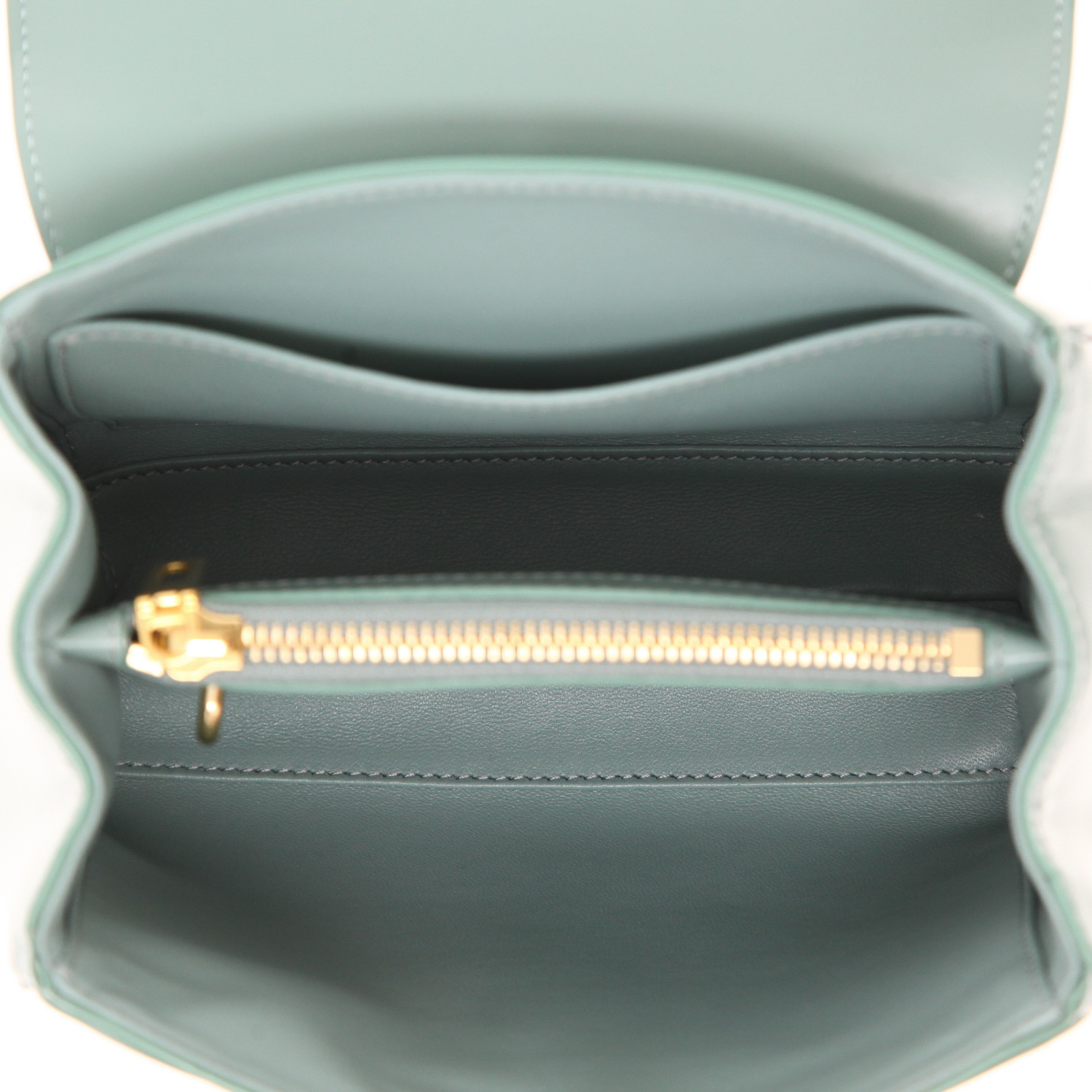 Celine  16 mini  shoulder bag  in green leather - Detail D3