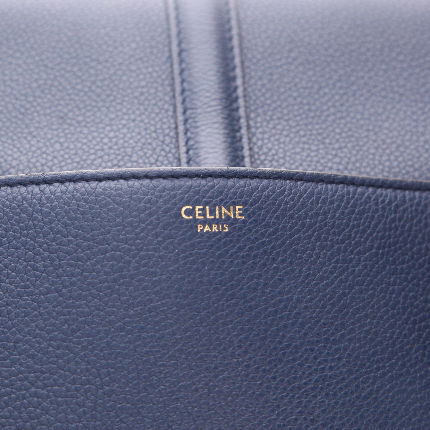 Sac à main Celine  16 en cuir grainé bleu - Detail D2