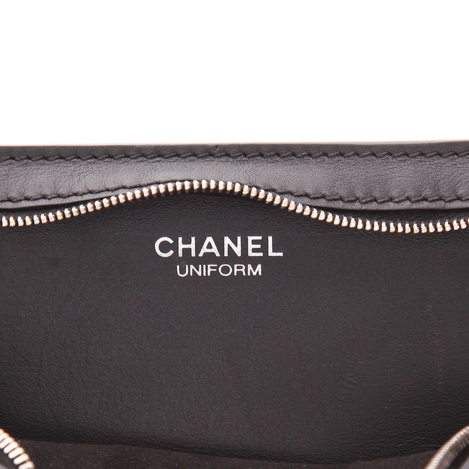 Chanel  Pochette ceinture clutch-belt  in black leather - Detail D2