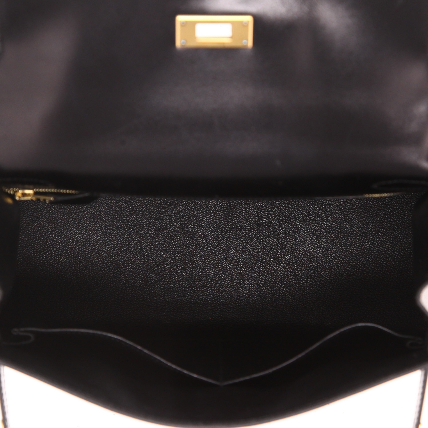 Hermès  Kelly 28 cm handbag  in black box leather - Detail D3
