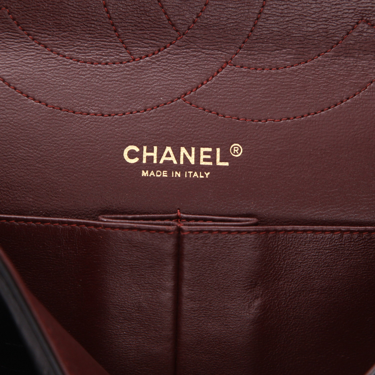 Chanel  2.55 shoulder bag  in black quilted leather - Detail D2