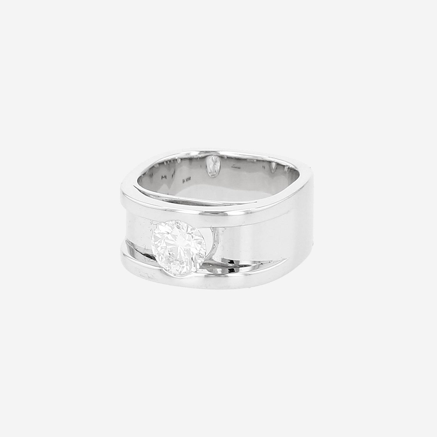 Bague solitaire Dinh Van Capucine en or blanc et diamant (0,91 carat)