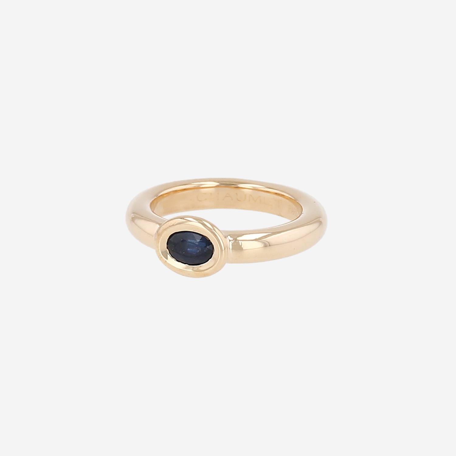 Chaumet  ring in yellow gold and sapphire