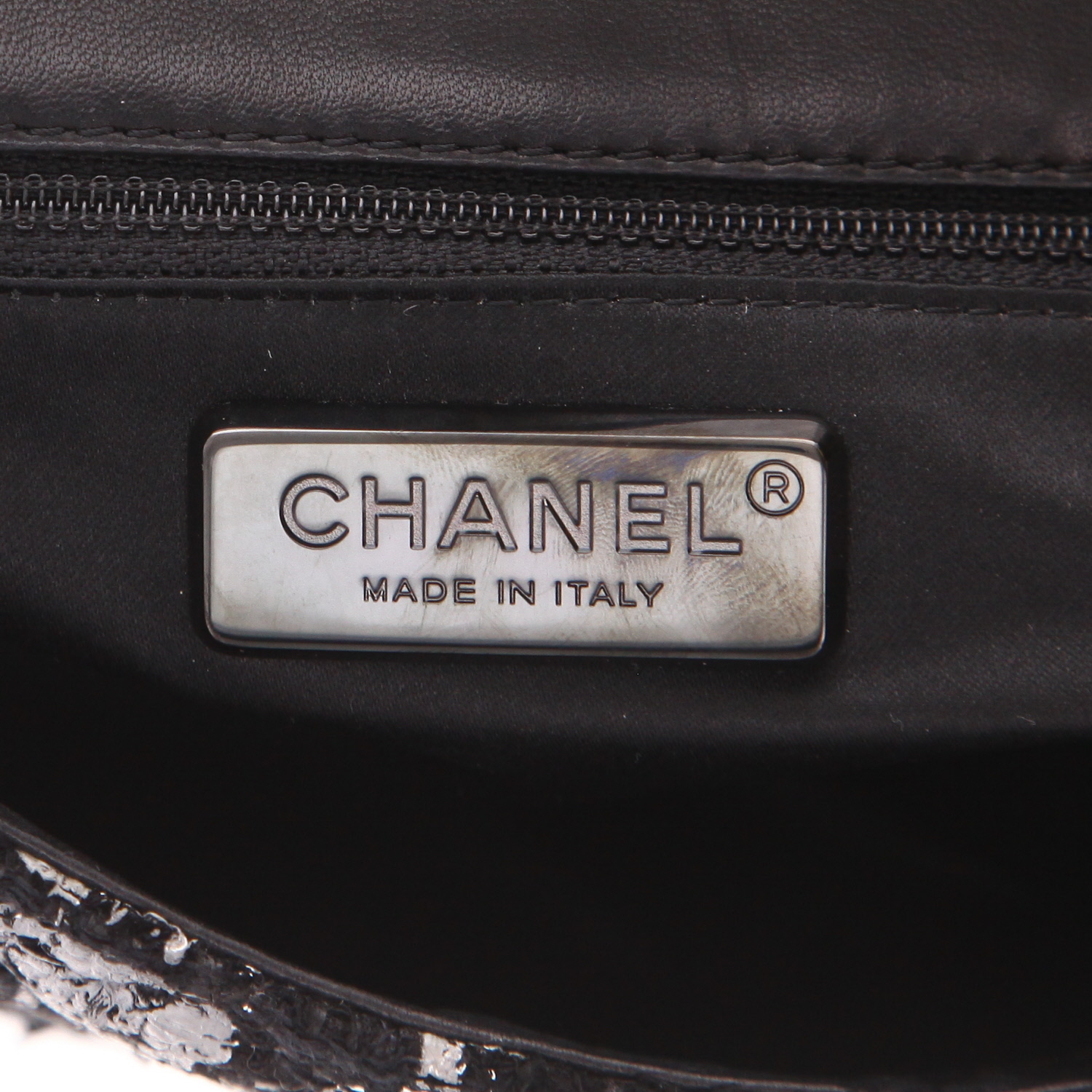 Chanel   handbag  in black and grey canvas - Detail D2