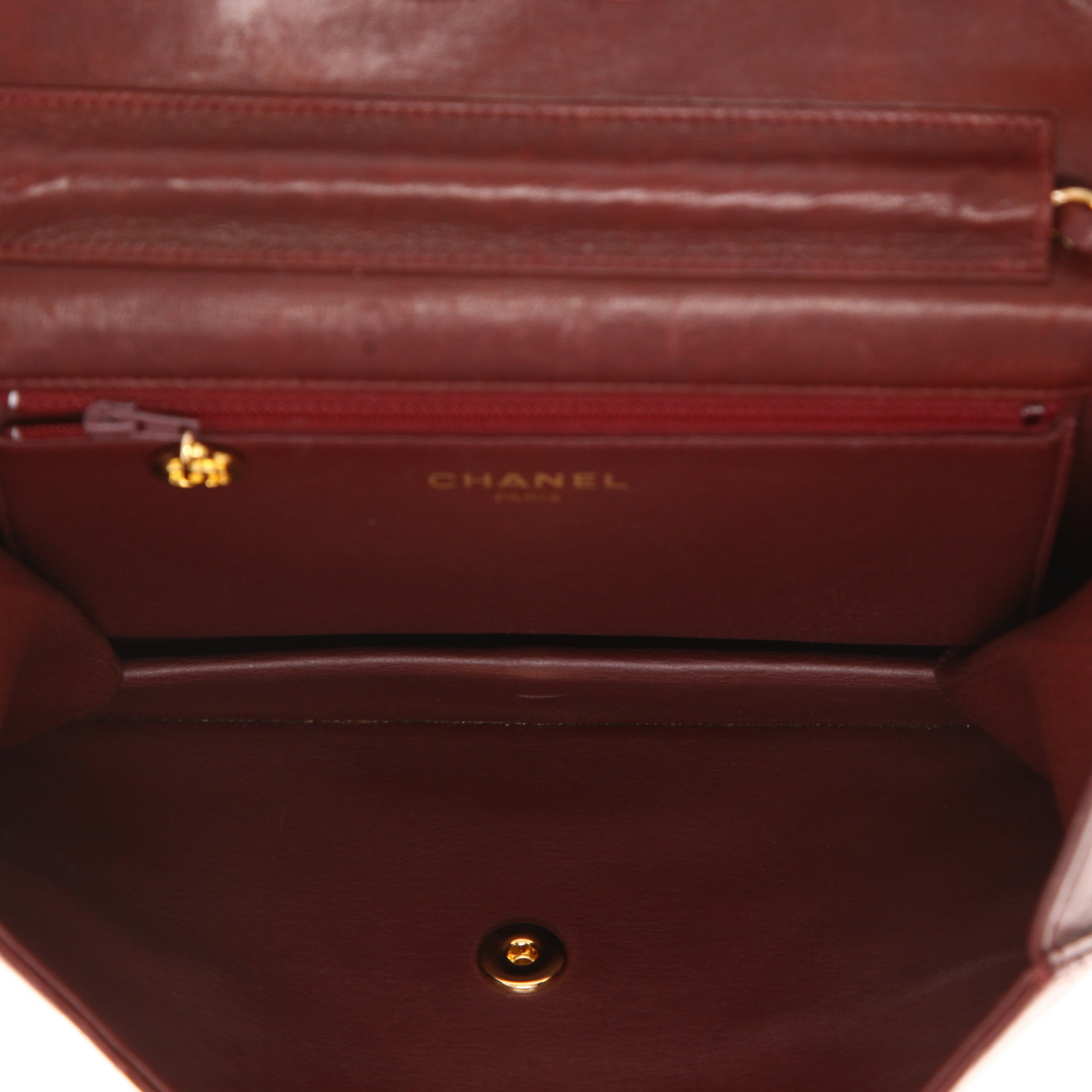 Chanel  Mademoiselle bag worn on the shoulder or carried in the hand  in burgundy quilted leather - Detail D3