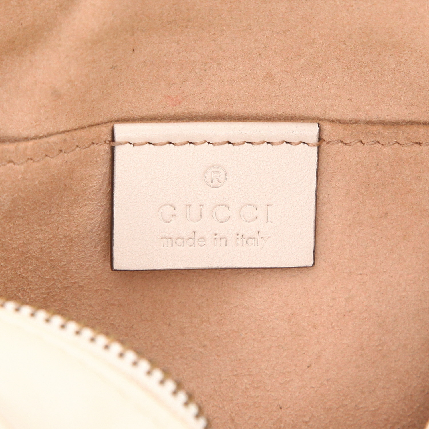 Sac bandoulière Gucci  GG Marmont Camera en cuir matelassé crème - Detail D2