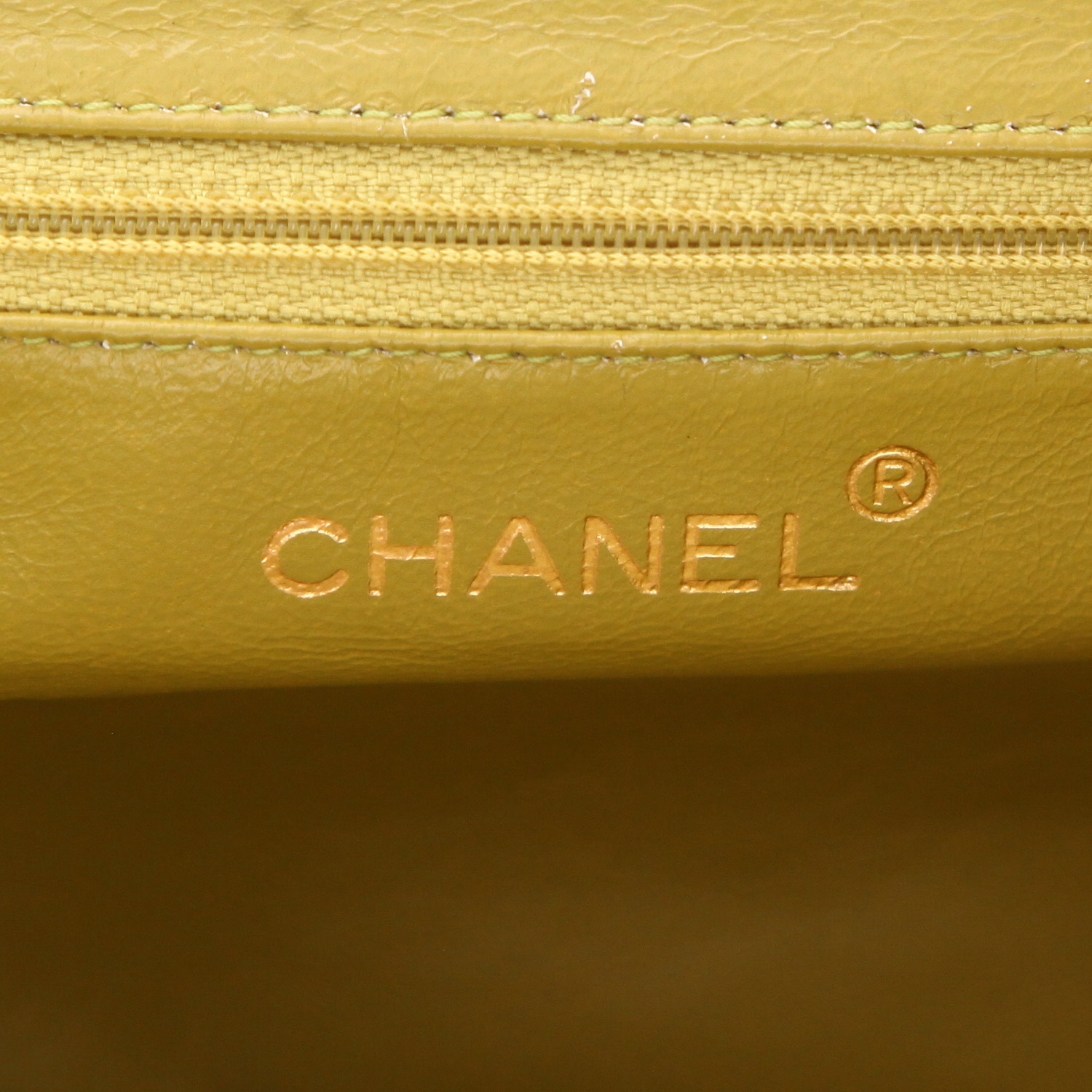 Chanel  Vintage handbag  in green grained leather - Detail D2