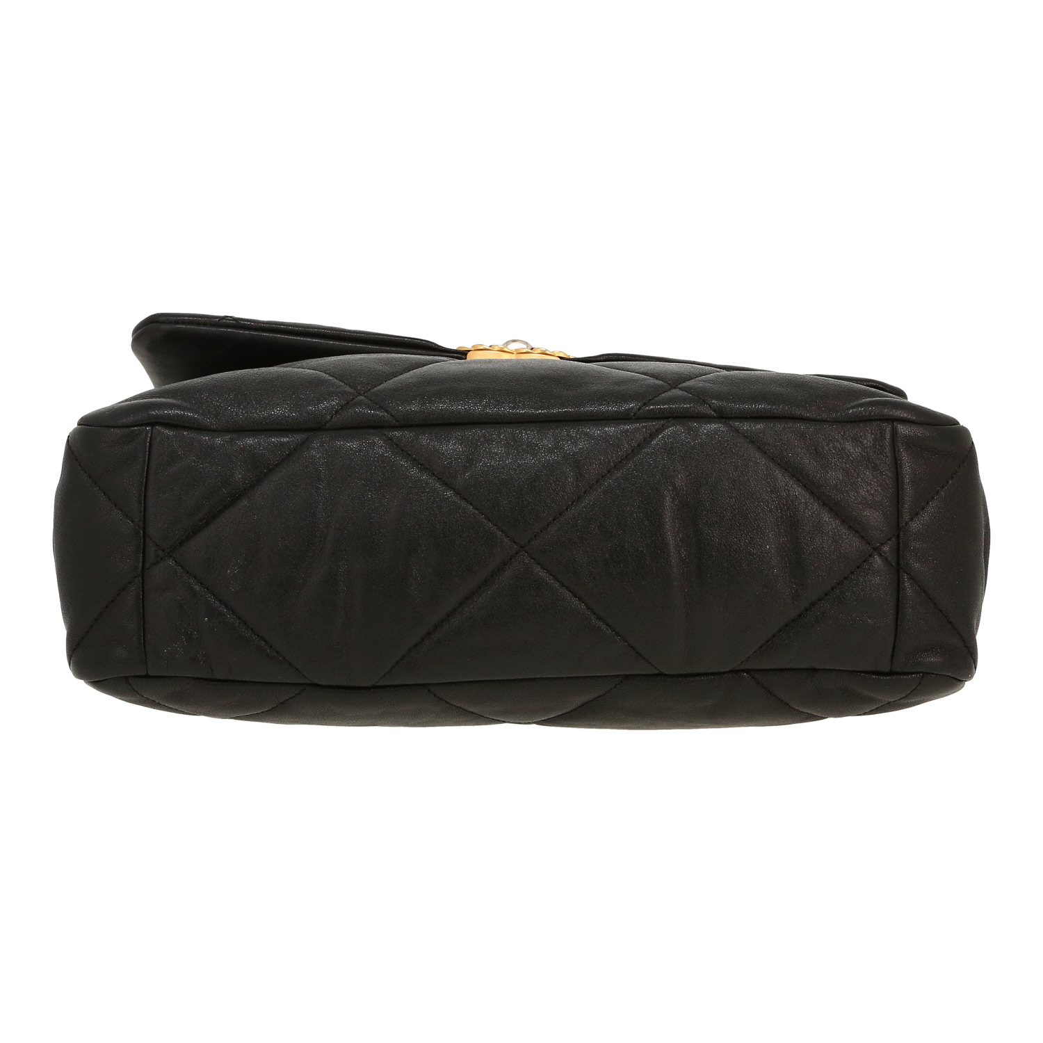 Sac bandoulière Chanel  19 en cuir matelassé noir - Detail D1