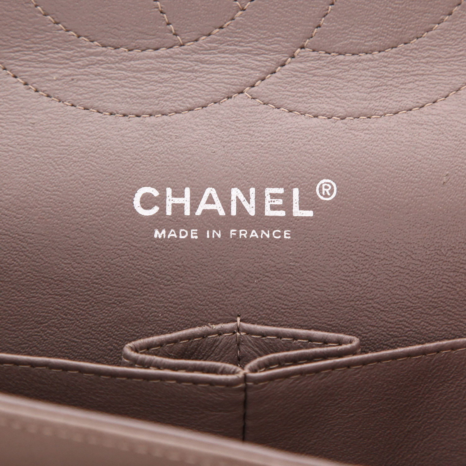 Sac bandoulière Chanel  Timeless Jumbo en cuir verni matelassé marron - Detail D2