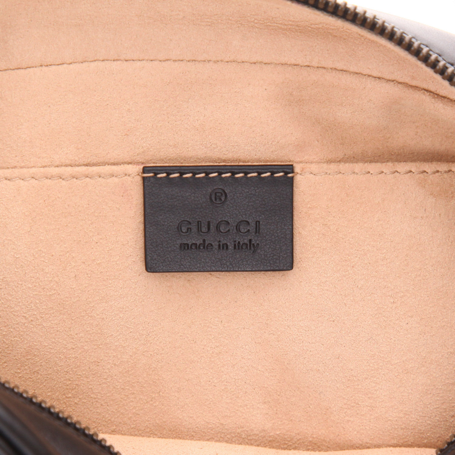 Sac bandoulière Gucci  GG Marmont Camera en cuir matelassé noir - Detail D2