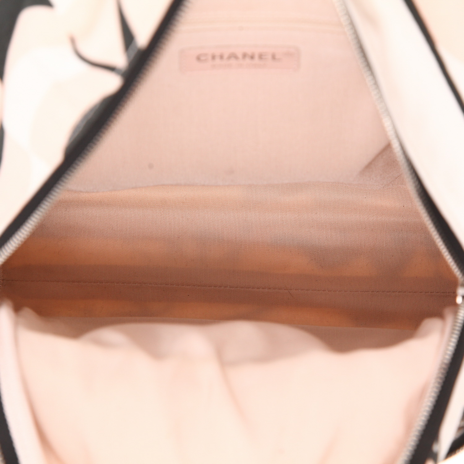 Mochila Chanel  Editions Limitées en lona rosa blanca y negra - Detail D3