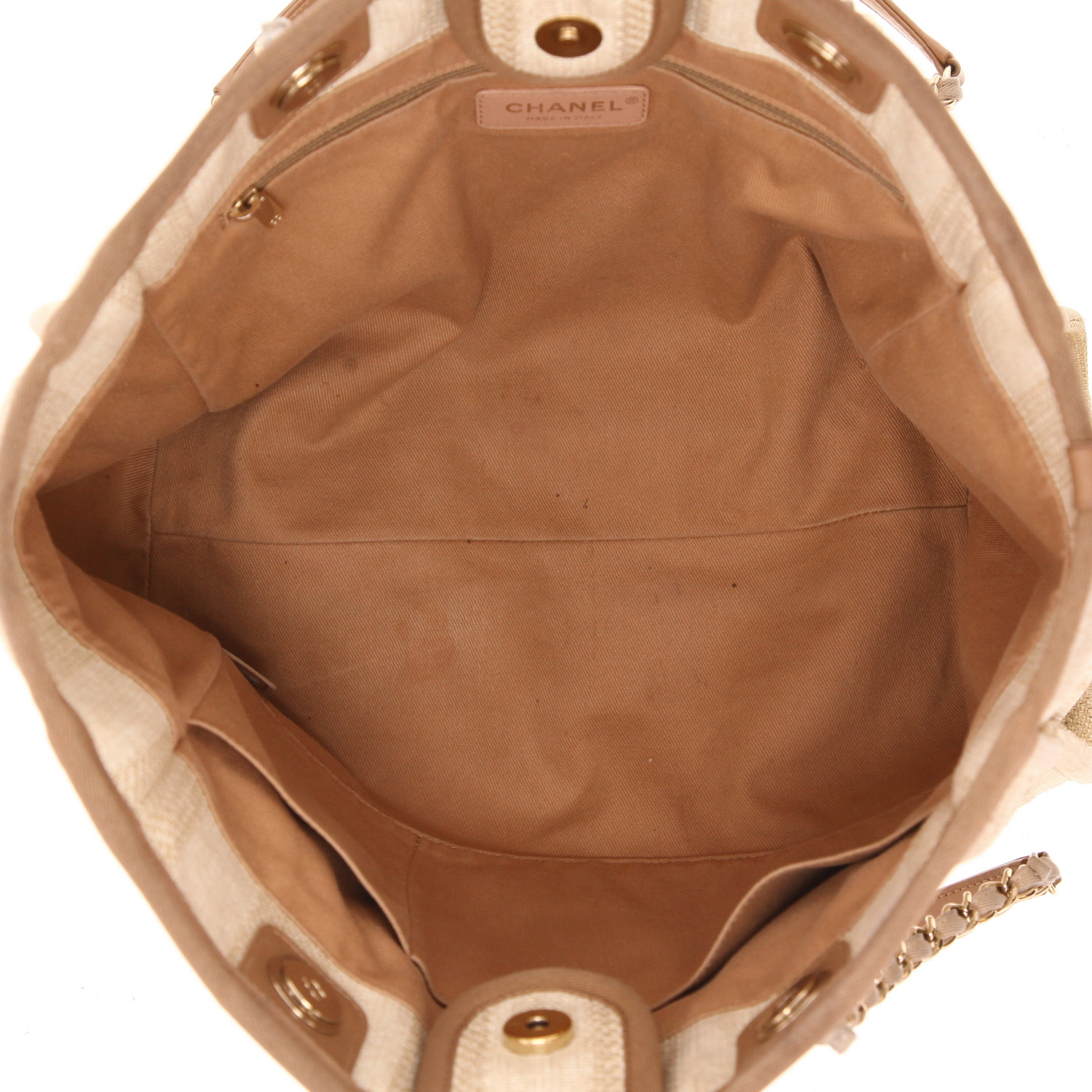 Bolso Cabás Chanel  Deauville en lona beige y dorada - Detail D3