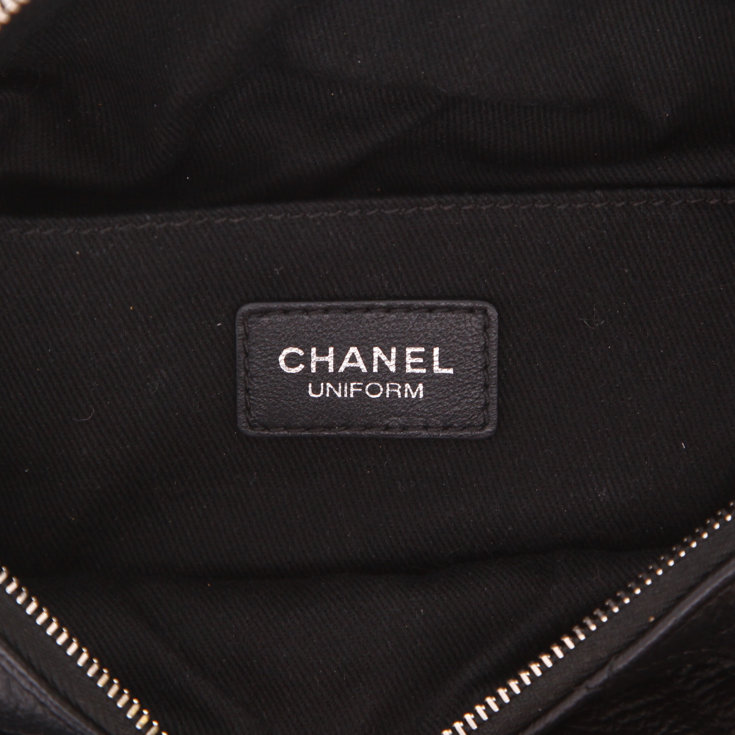 Pochette-ceinture Chanel Pochette ceinture en cuir matelassé noir - Detail D2