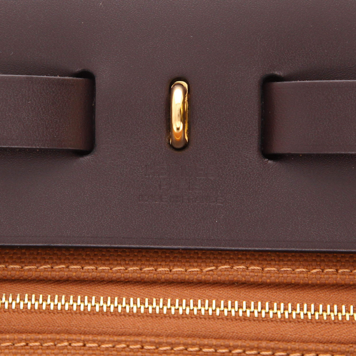 Hermès  Herbag bag worn on the shoulder or carried in the hand  in fawn canvas  and ebene leather - Detail D2