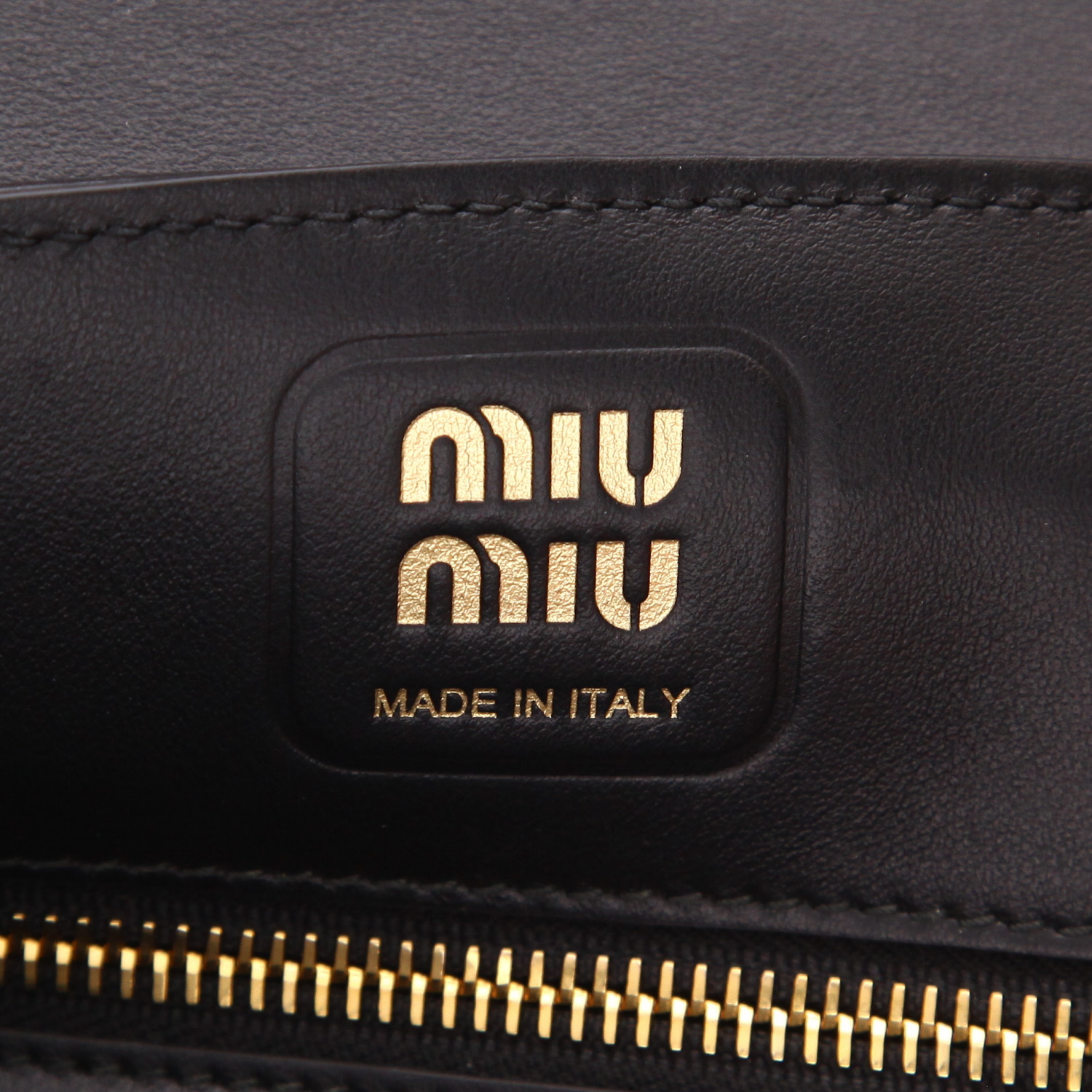 Miu Miu   handbag  in black leather - Detail D2