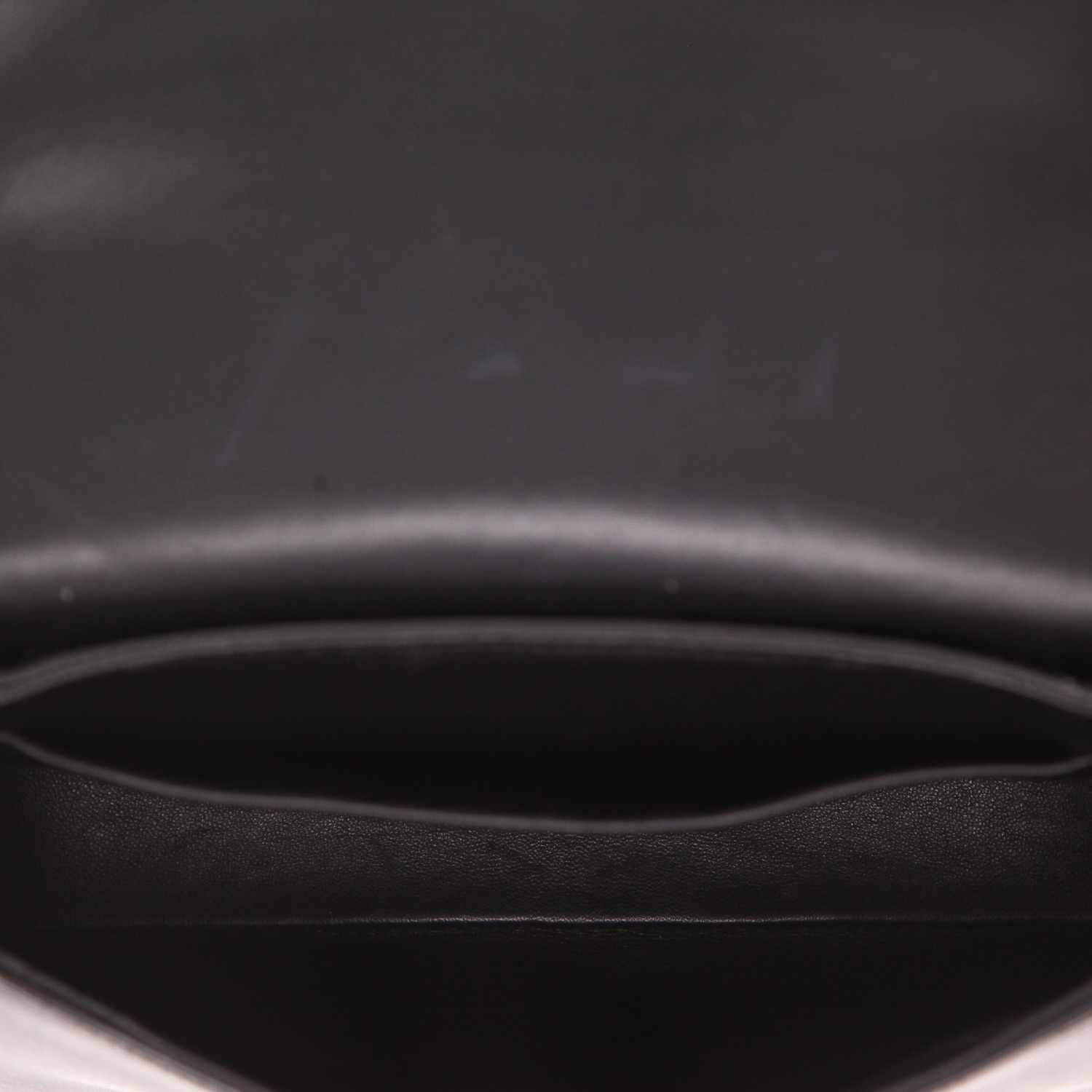 Bolso bandolera Prada   en cuero saffiano negro - Detail D3