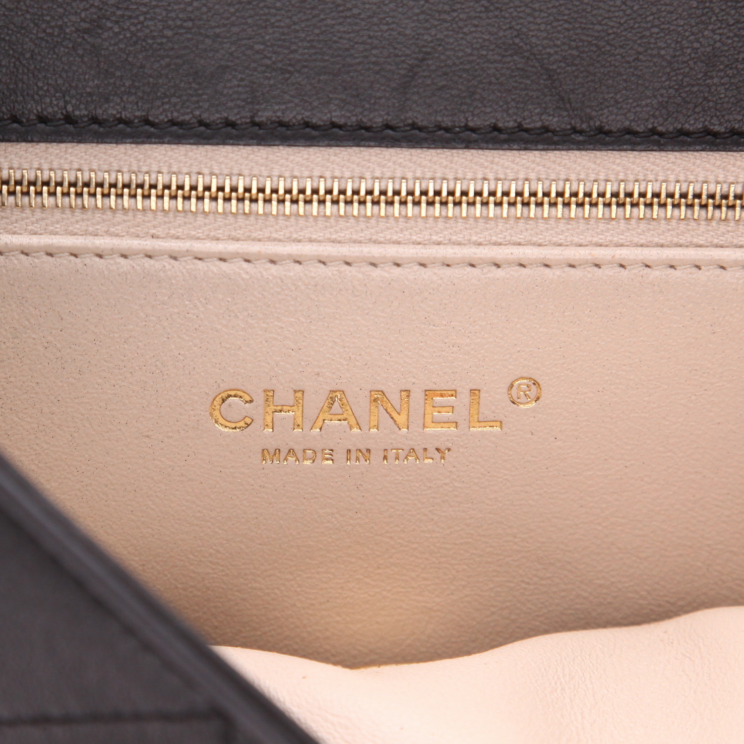 Borsa a tracolla Chanel   in pelle nera - Detail D2