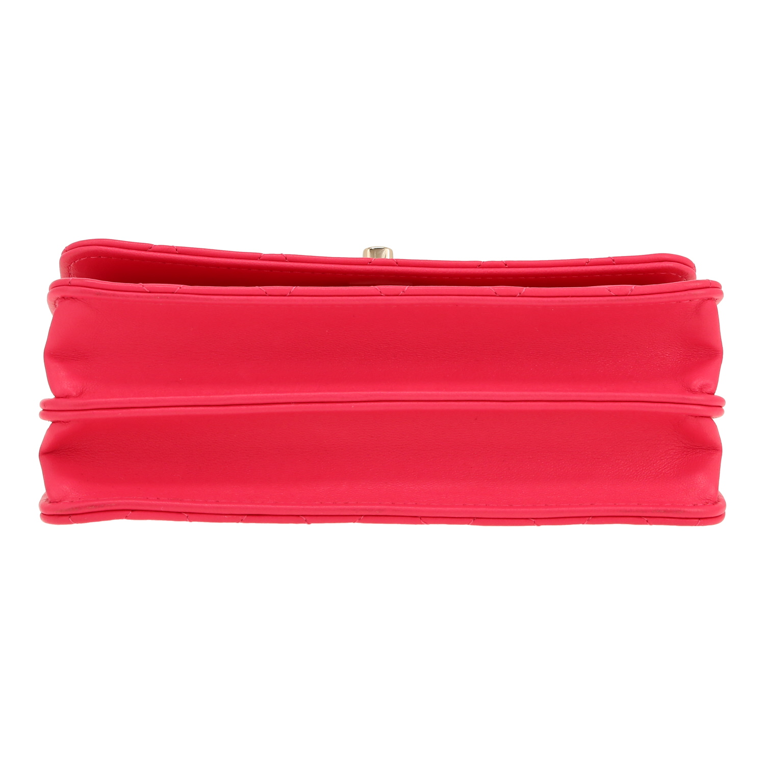 Bolso bandolera Chanel   en cuero acolchado rosa - Detail D1