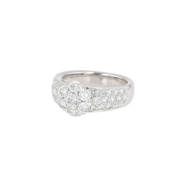 Anello Van Cleef 
Arpels Fleurette modello grande in oro bianco e diamanti