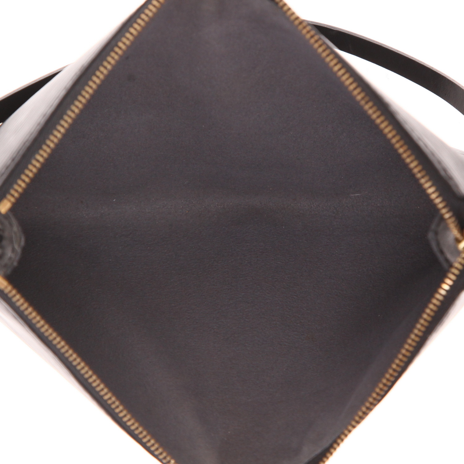 Louis Vuitton  Pochette accessoires handbag  in black epi leather - Detail D3