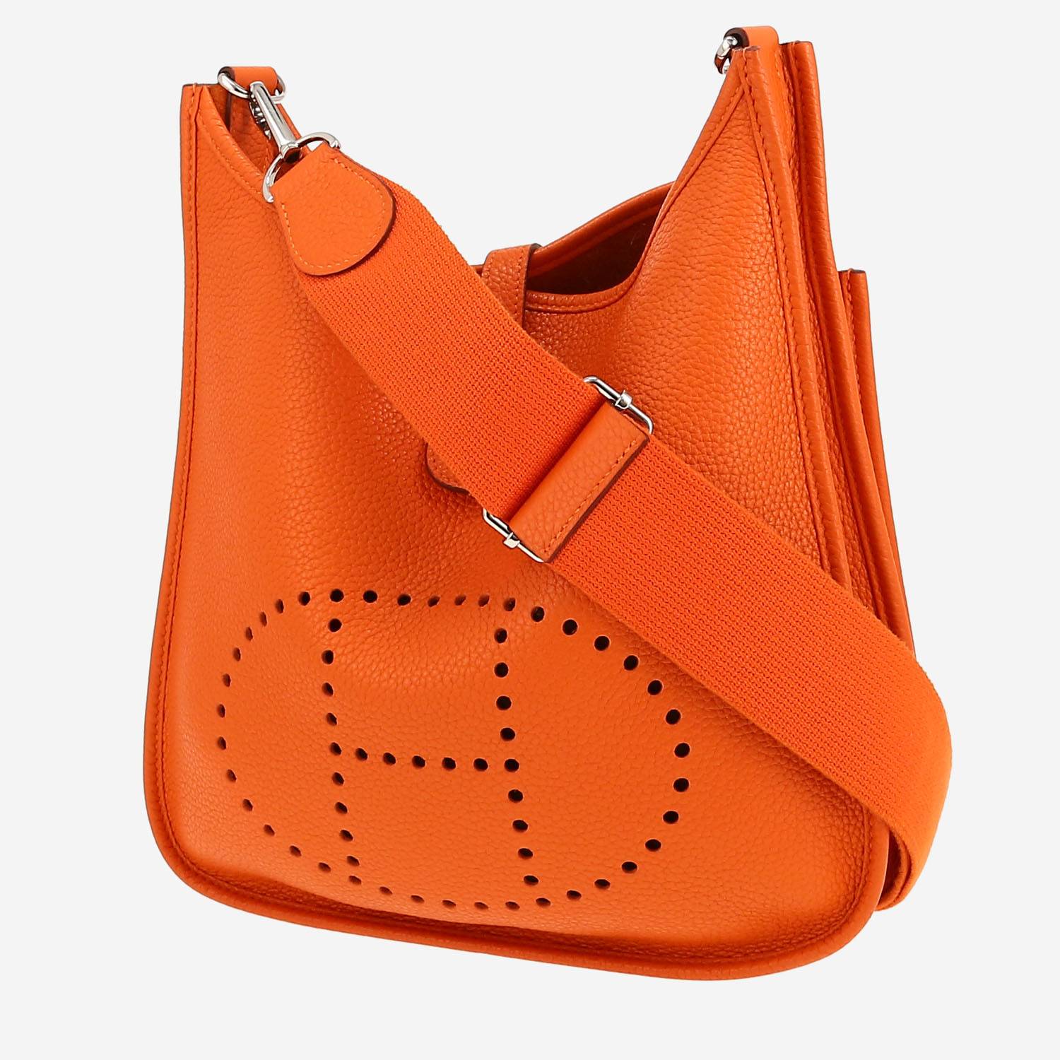 Bolso bandolera Hermès  Evelyne III en cuero togo naranja