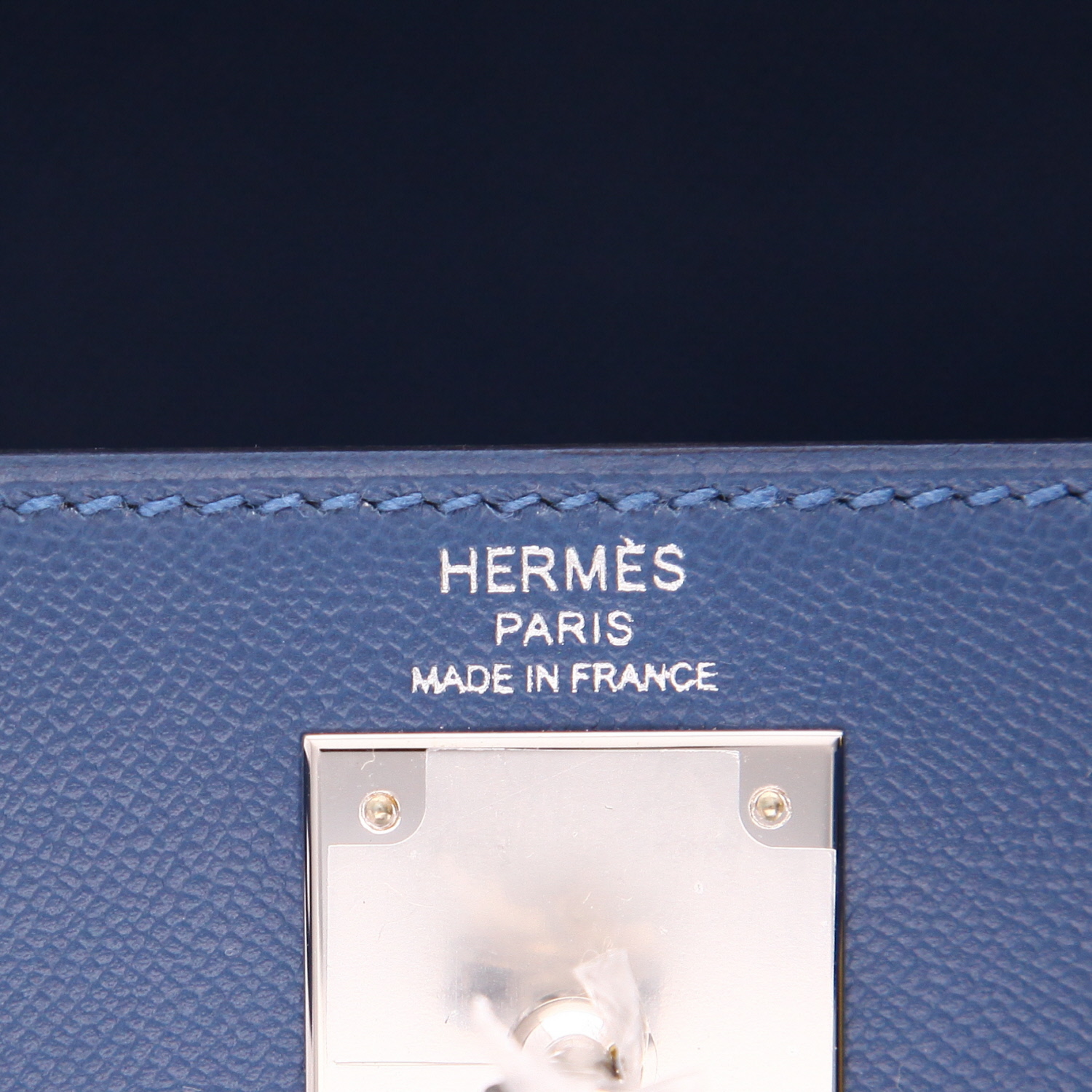 Borsa Hermès  Kelly 28 cm in Veau Madame Bleu Tie - Detail D2