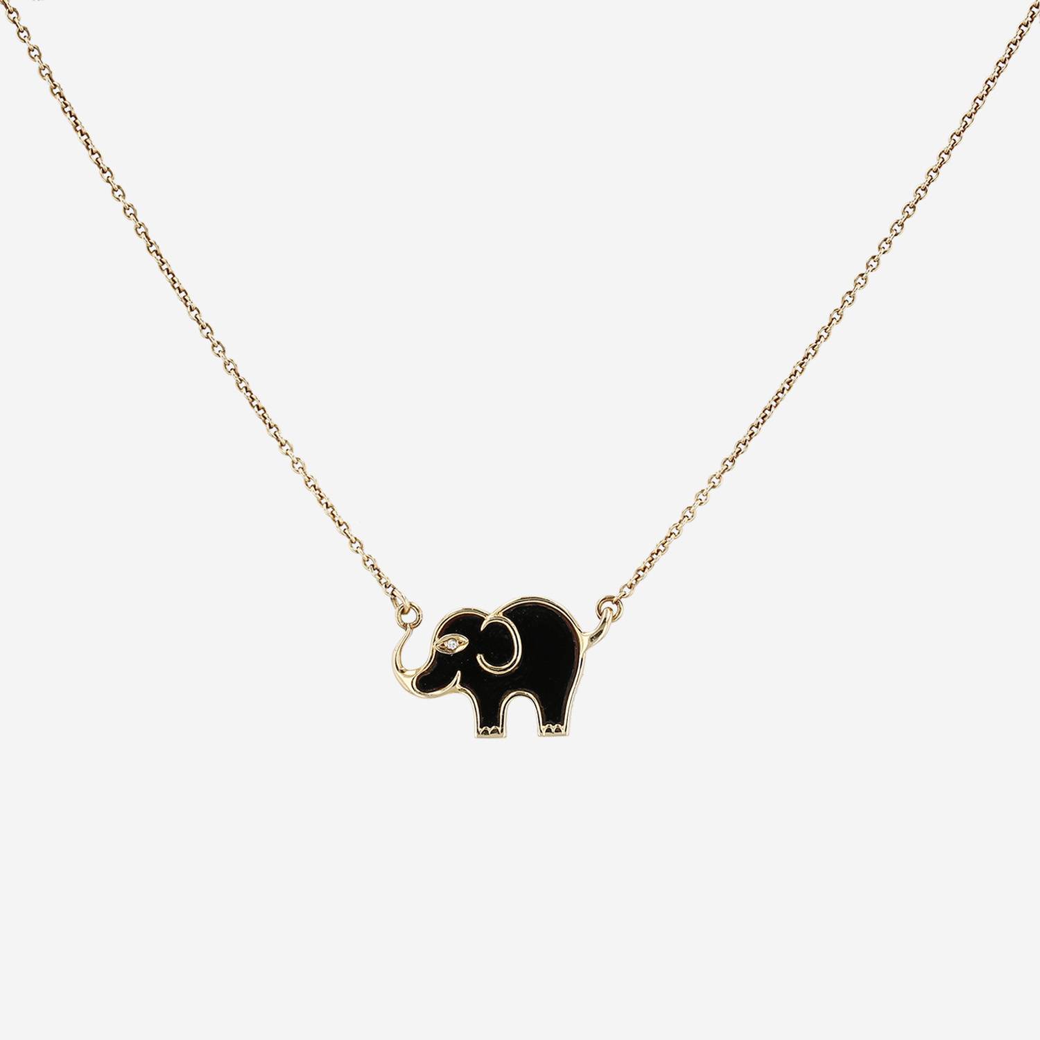 Van Cleef 
Arpels  necklace in yellow gold, onyx and diamond