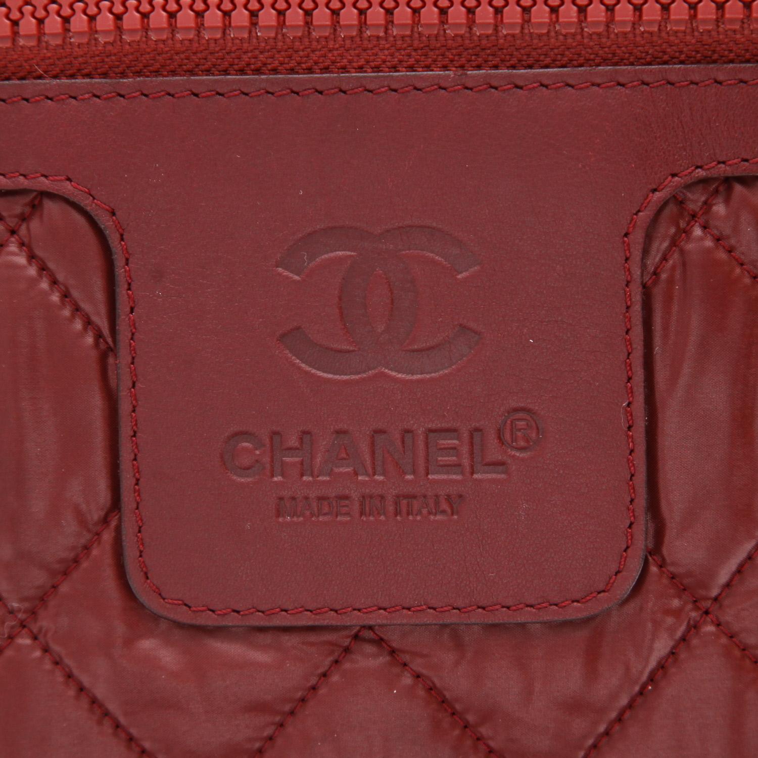 Bolso para llevar al hombro o en la mano Chanel  Coco Cocoon en lona acolchada negra - Detail D2