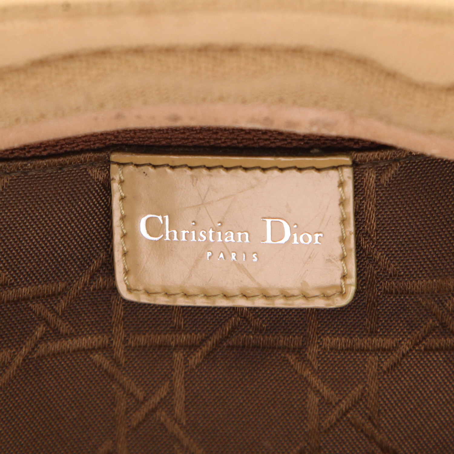 Borsa Dior  Lady Dior in pelle verniciata beige e tela beige - Detail D2