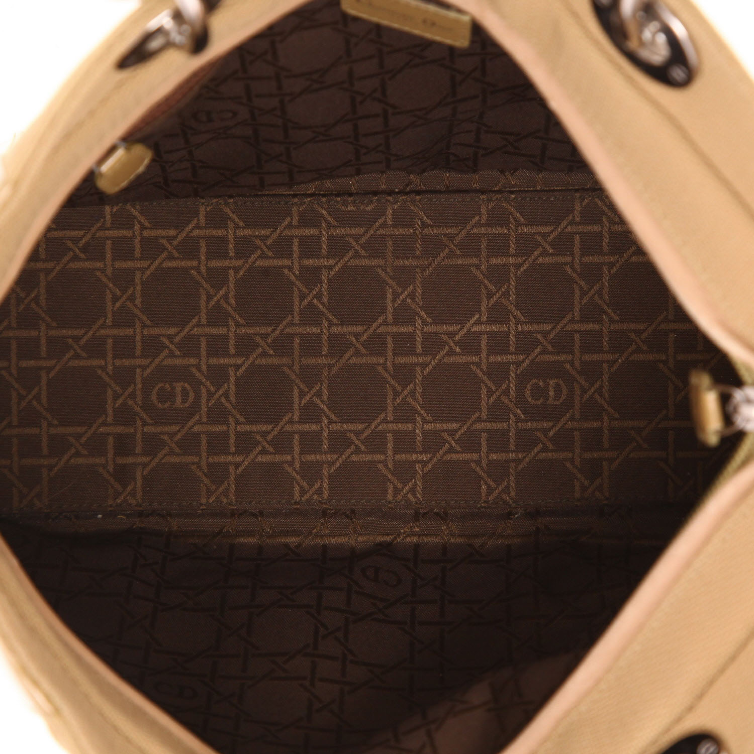 Bolso de mano Dior  Lady Dior en charol beige y lona beige - Detail D3