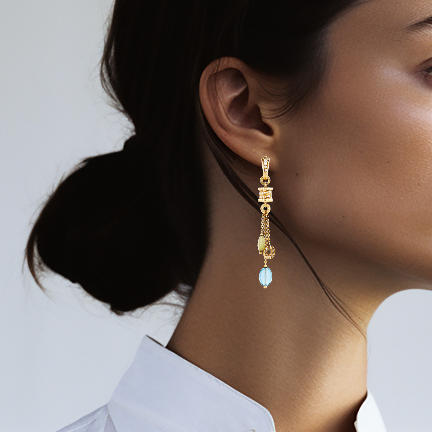 Paire de boucles d'oreilles Bulgari B.Zero1 en or jaune, diamants et pierres de couleurs - Detail D1