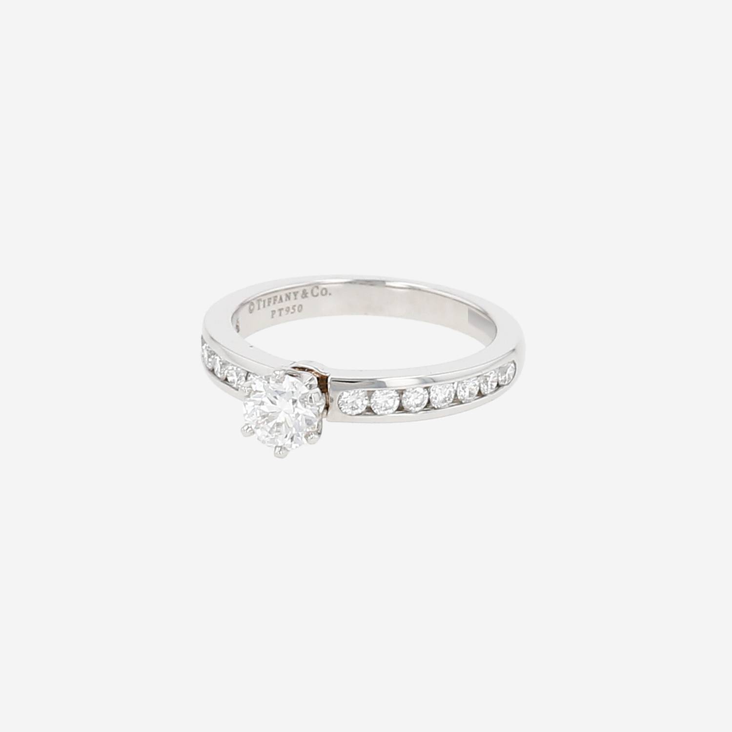 Bague solitaire Tiffany 
Co  en platine et diamants