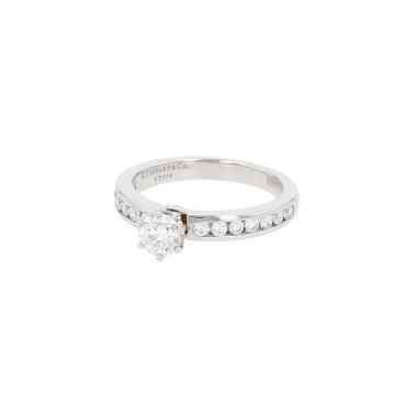 Tiffany 
Co  solitaire ring in platinium and diamonds