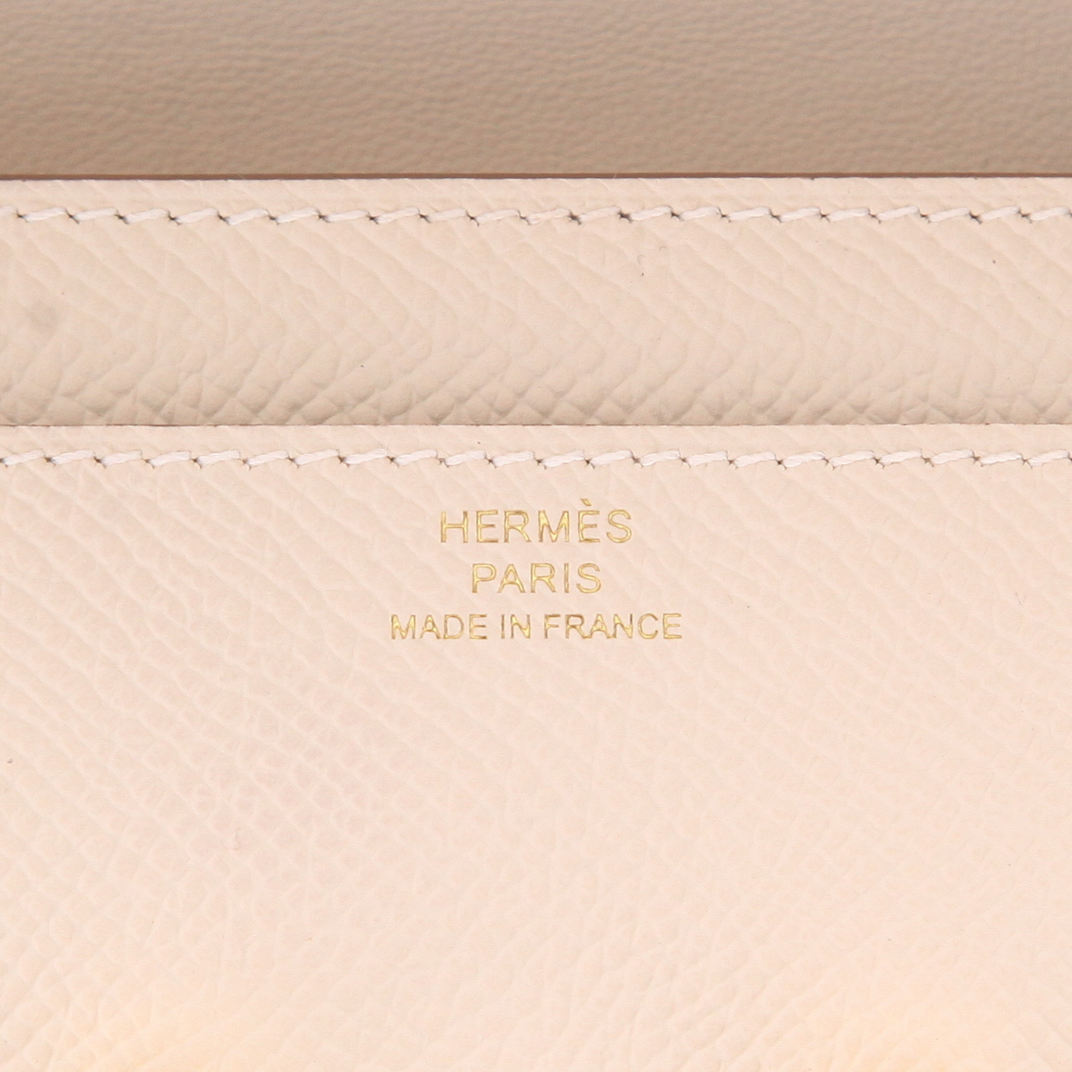 Borsa a tracolla Hermès  Constance Long To Go in pelle Epsom Craie - Detail D2