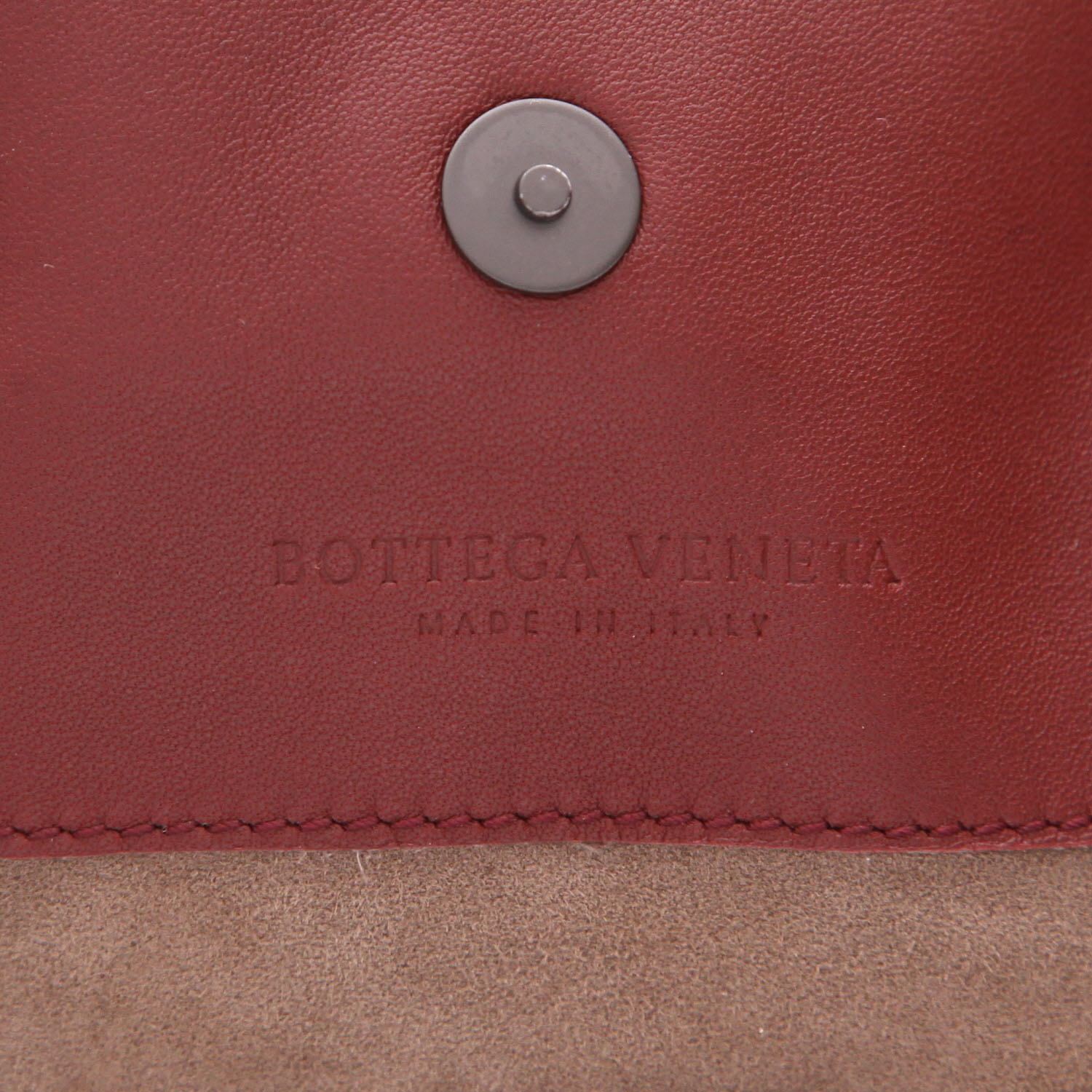 Sac cabas Bottega Veneta  Tote grand modèle  en cuir intrecciato bordeaux - Detail D2