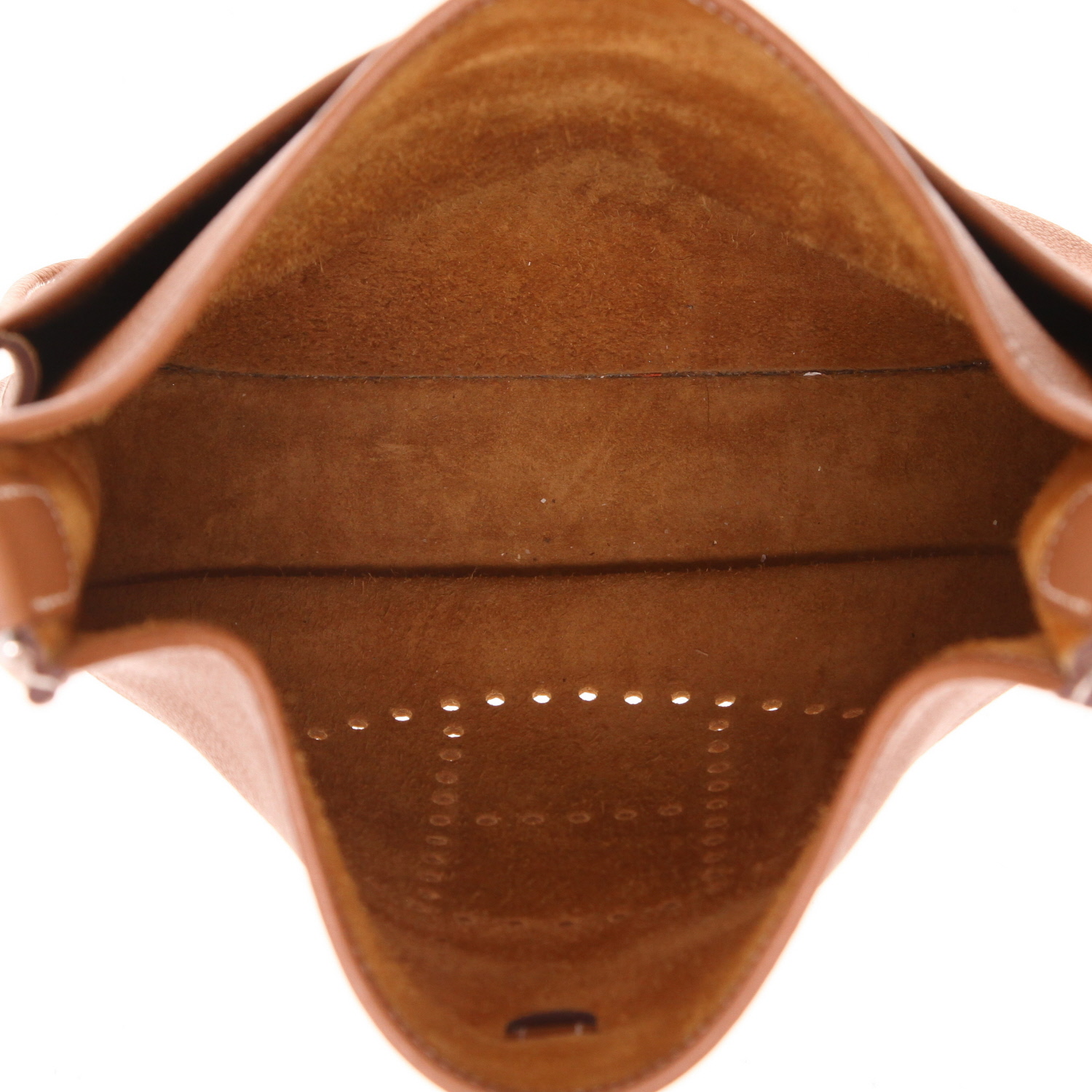 Bolso bandolera Hermès  Evelyne III en cuero togo color oro - Detail D3