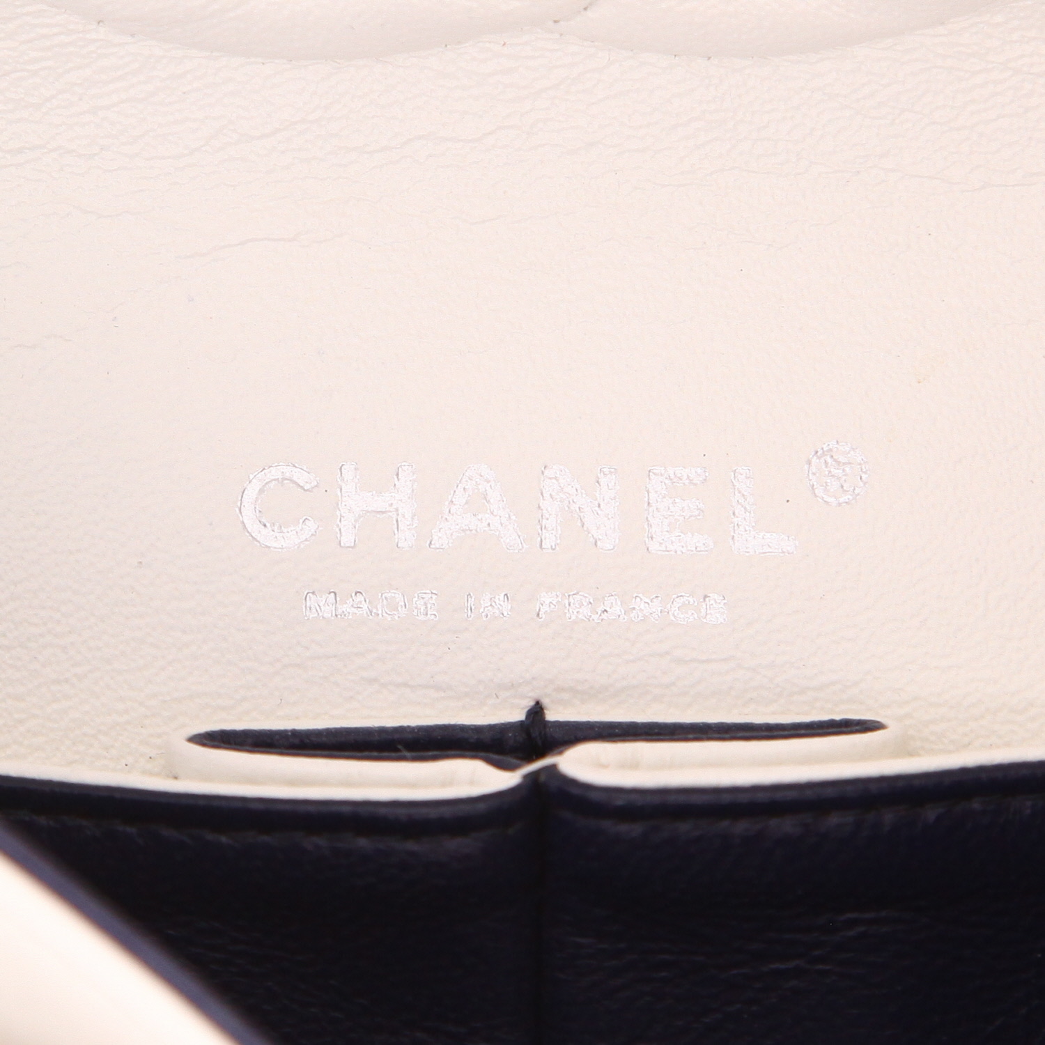 Sac à main Chanel  Timeless Classic en cuir matelassé rouge blanc et bleu - Detail D2